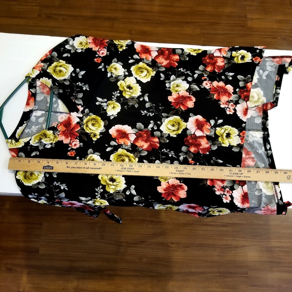 White Birch Tunic Top Women's Small Floral Oversized Hi Lo Hem Black Red Yellow - Picture 7 of 9